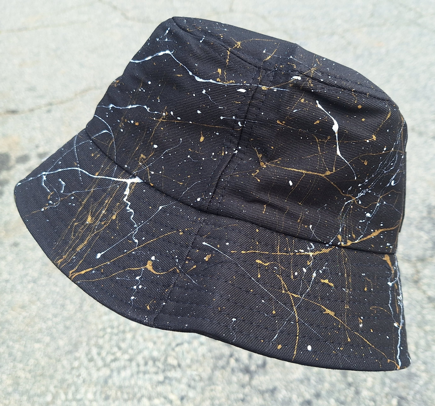 "Never Give Up" Bucket Hat