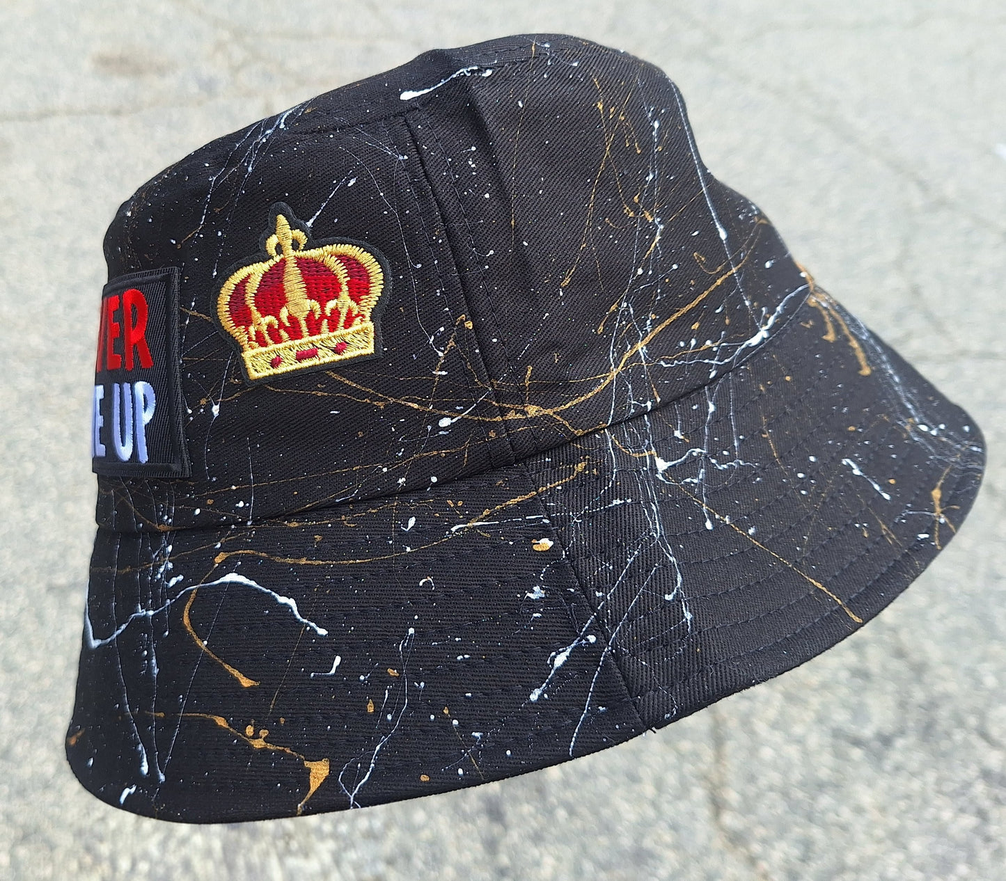 "Never Give Up" Bucket Hat